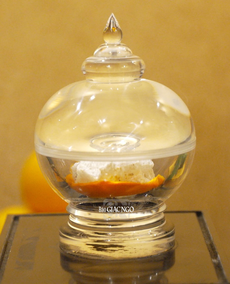 Xá- lợi xương Bồ-tát Thích Quảng Đức tôn thờ tại nơi thiêng liêng của tháp Đa Bảo - Ảnh: Tâm Nghiêm Xá- lợi xương Bồ-tát Thích Quảng Đức tôn thờ tại nơi thiêng liêng của tháp Đa Bảo - Ảnh: Tâm Nghiêm