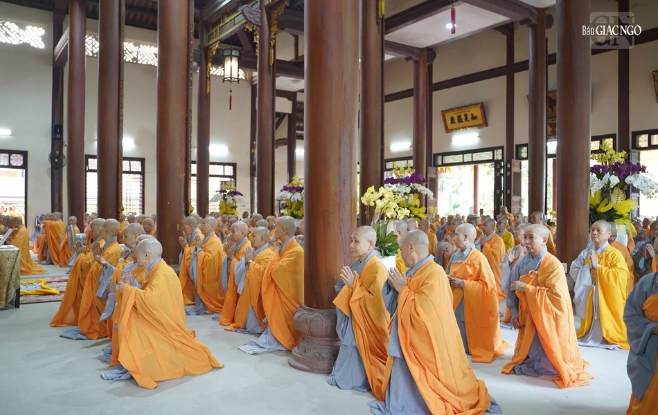 Ni giới thỉnh cầu Đại Tăng thọ An cư cho chư Ni tại Huế Ni giới thỉnh cầu Đại Tăng thọ An cư cho chư Ni tại Huế