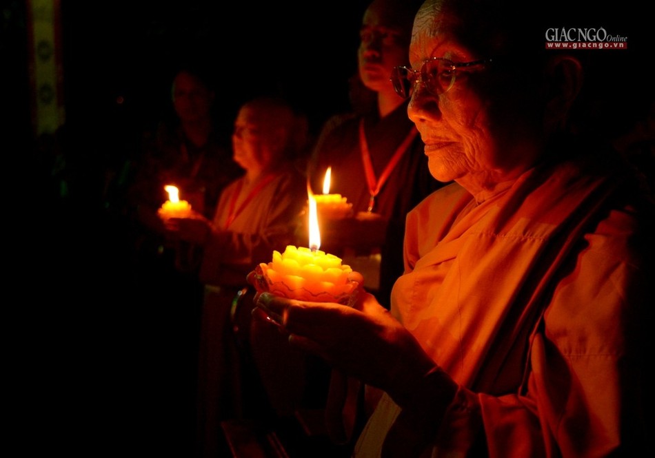 Tin nhân quả là tin rằng chúng ta vận hành trên cả ba khía cạnh, ba lĩnh vực, ba mức độ. Đó là thân, khẩu, ý Tin nhân quả là tin rằng chúng ta vận hành trên cả ba khía cạnh, ba lĩnh vực, ba mức độ. Đó là thân, khẩu, ý