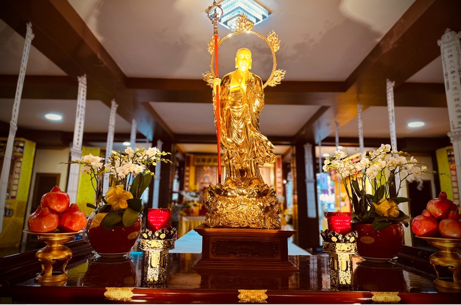 Mọi việc đã hoàn tất, sẵn sàng cho Lễ khai đàn pháp hội Vu lan vào sáng mai, 10-7-Giáp Thìn tại Việt Nam Quốc Tự Mọi việc đã hoàn tất, sẵn sàng cho Lễ khai đàn pháp hội Vu lan vào sáng mai, 10-7-Giáp Thìn tại Việt Nam Quốc Tự