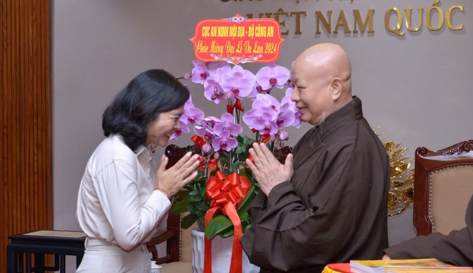 Hòa thượng Thích Lệ Trang, Trưởng ban Trị sự Phật giáo TP.HCM và chư tôn đức tiếp phái đoàn lãnh đạo Cục An ninh nội địa - Bộ Công an Hòa thượng Thích Lệ Trang, Trưởng ban Trị sự Phật giáo TP.HCM và chư tôn đức tiếp phái đoàn lãnh đạo Cục An ninh nội địa - Bộ Công an
