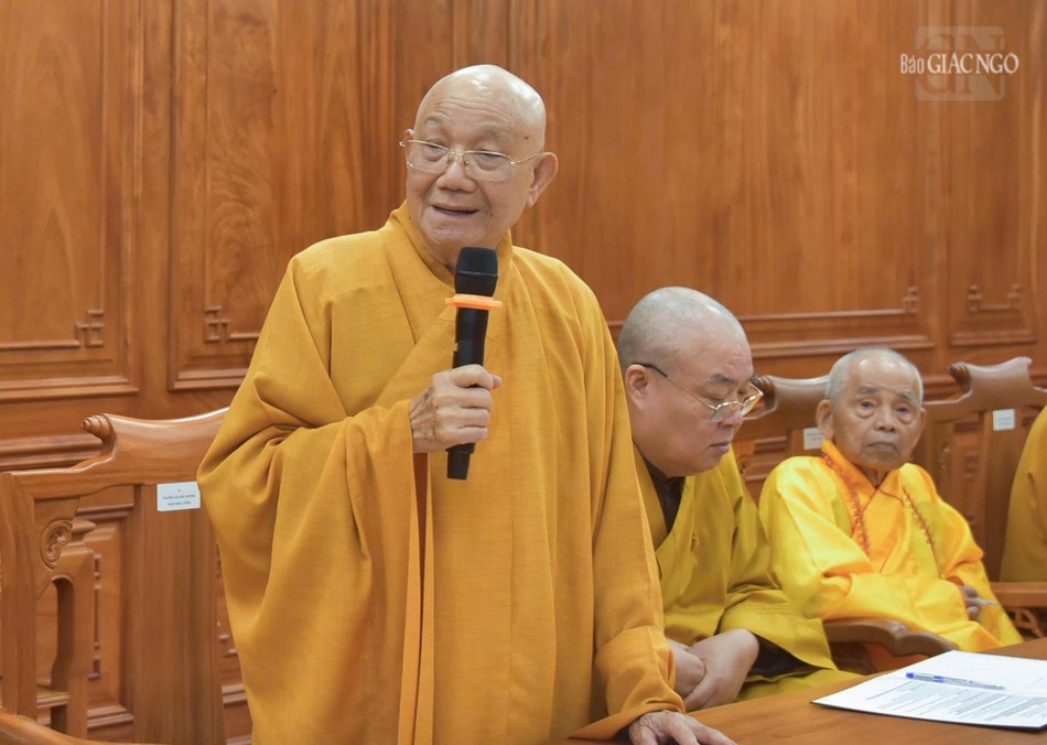 Trưởng lão Hòa thượng Thích Minh Thông phát biểu ý kiến cho rằng cần tổ chức bồi dưỡng Giới luật để phục vụ trực tiếp cho việc tổ chức Đại giới đàn tập trung Trưởng lão Hòa thượng Thích Minh Thông phát biểu ý kiến cho rằng cần tổ chức bồi dưỡng Giới luật để phục vụ trực tiếp cho việc tổ chức Đại giới đàn tập trung