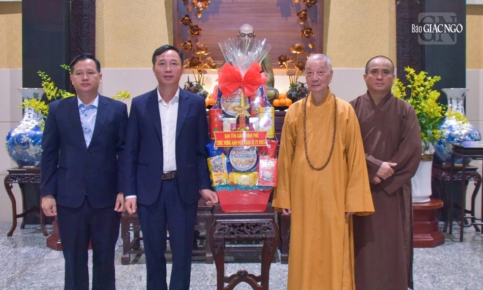 Ông Trưởng ban Tôn giáo Chính phủ với Đức Pháp chủ GHPGVN Ông Trưởng ban Tôn giáo Chính phủ với Đức Pháp chủ GHPGVN