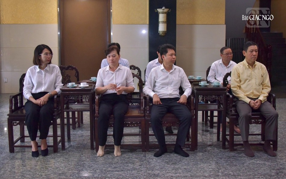 Đại diện lãnh đạo các cơ quan tham dự Đại diện lãnh đạo các cơ quan tham dự