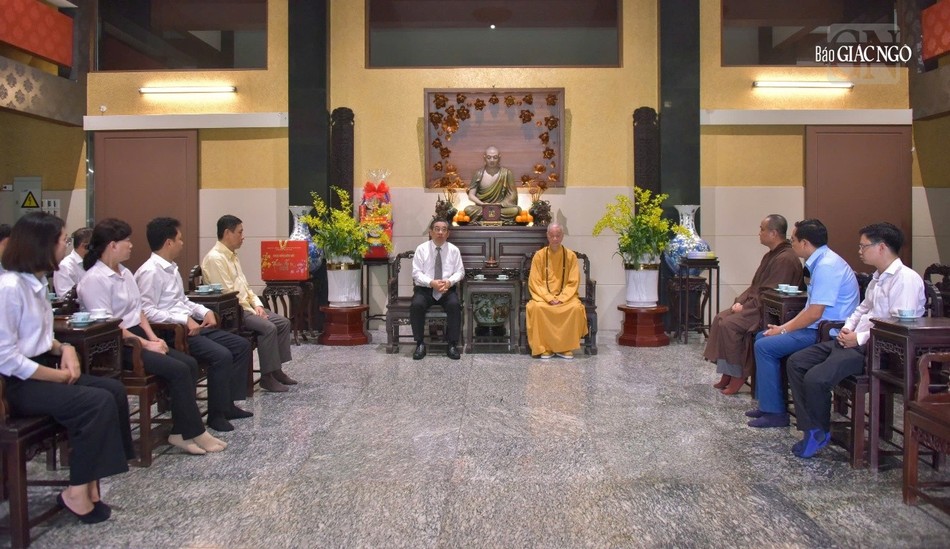 Quang cảnh buổi thăm, chúc Tết Đức Pháp chủ GHPGVN tại chùa Huê Nghiêm Quang cảnh buổi thăm, chúc Tết Đức Pháp chủ GHPGVN tại chùa Huê Nghiêm