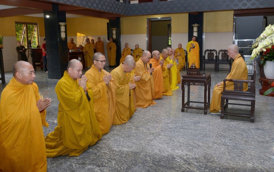 Chư tôn đức cảm tạ lời huấn thị của Đức Pháp chủ Chư tôn đức cảm tạ lời huấn thị của Đức Pháp chủ