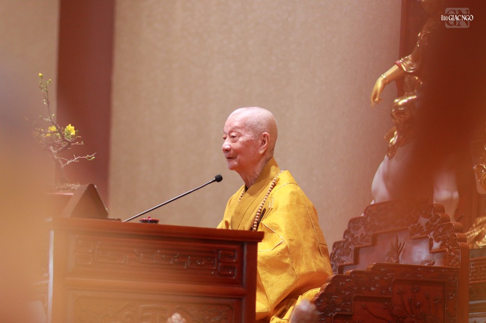 Đức Pháp chủ khai thị