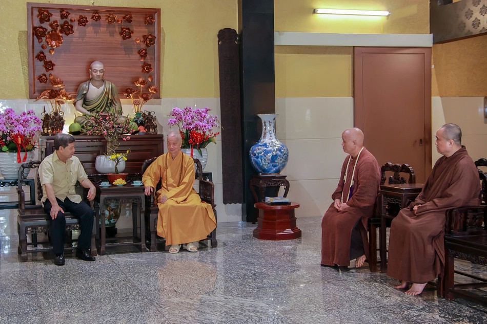 Dịp này, Đại lão Hòa thượng Pháp chủ GHPGVN và ông Chánh án Tòa án Nhân dân Tối cao cũng đã có cuộc trò chuyện bên chén trà xuân, trong những ngày đầu năm mới Ất Tỵ - 2025... Dịp này, Đại lão Hòa thượng Pháp chủ GHPGVN và ông Chánh án Tòa án Nhân dân Tối cao cũng đã có cuộc trò chuyện bên chén trà xuân, trong những ngày đầu năm mới Ất Tỵ - 2025...