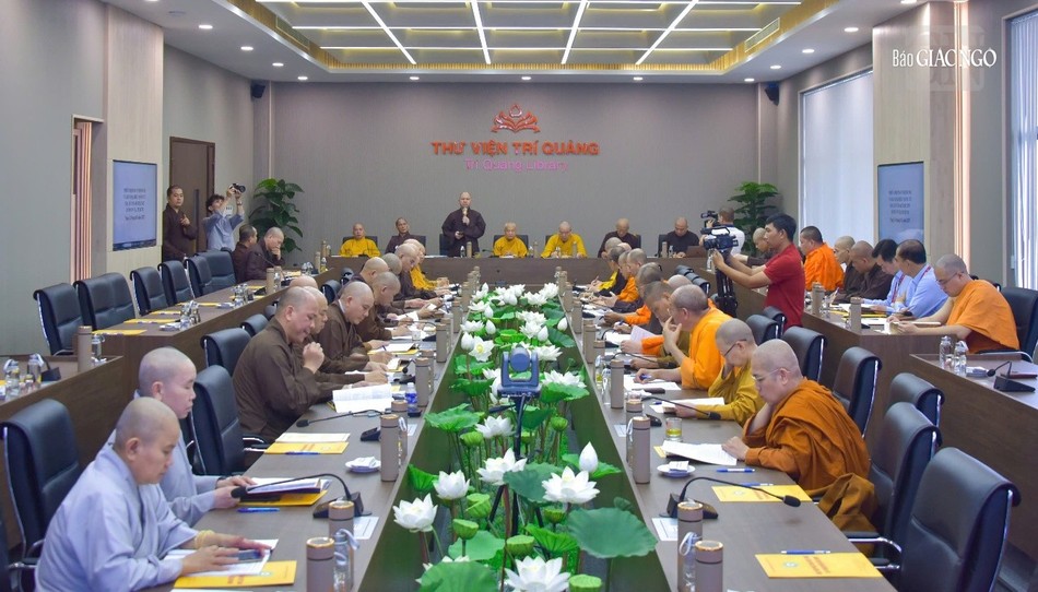 Quang cảnh phiên họp