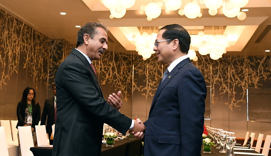 Phó Thủ tướng Chính phủ, Bộ trưởng Ngoại giao Bùi Thanh Sơn đã tiếp ông Kirti Vardhan Singh, Quốc vụ khanh phụ trách ngoại giao, môi trường và lâm nghiệp Ấn Độ - Ảnh: Thông tin Chính phủ Phó Thủ tướng Chính phủ, Bộ trưởng Ngoại giao Bùi Thanh Sơn đã tiếp ông Kirti Vardhan Singh, Quốc vụ khanh phụ trách ngoại giao, môi trường và lâm nghiệp Ấn Độ - Ảnh: Thông tin Chính phủ