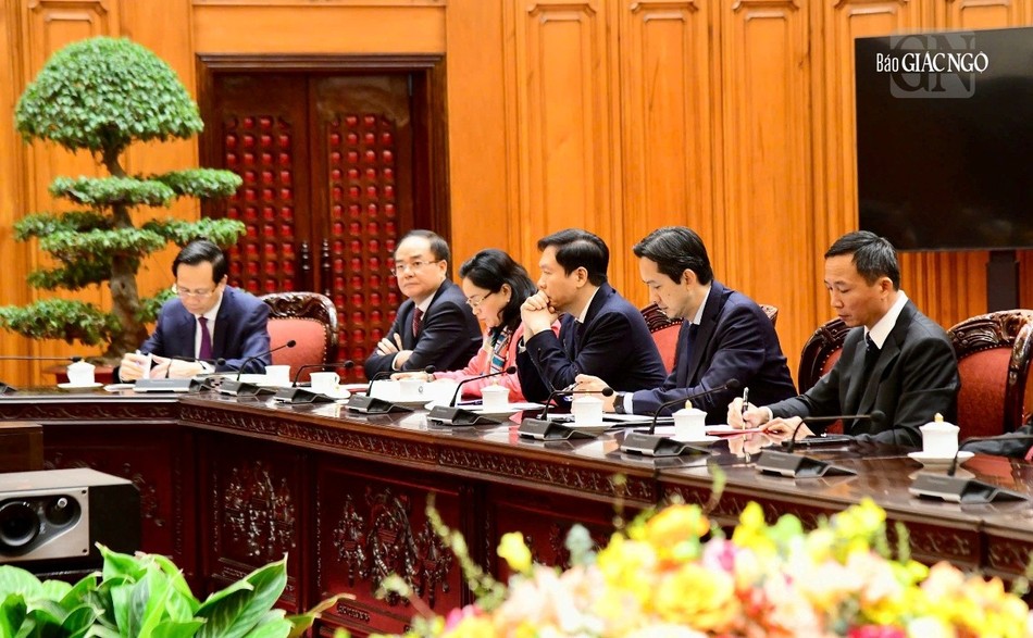 Lãnh đạo Chính phủ, các Bộ, ngành tham dự Lãnh đạo Chính phủ, các Bộ, ngành tham dự