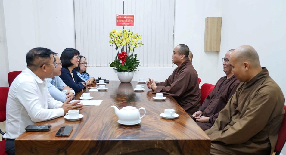 Chia sẻ thông tin trong tinh thần hoan hỷ