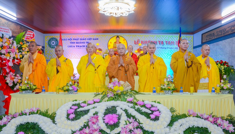 Chư tôn đức chứng minh buổi lễ