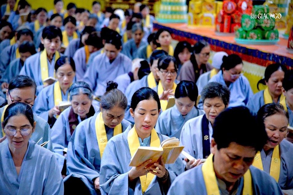 Pháp hội trì tụng kinh Địa Tạng tại chùa Huê Nghiêm tiếp tục cho đến chiều ngày 30-7ÂL