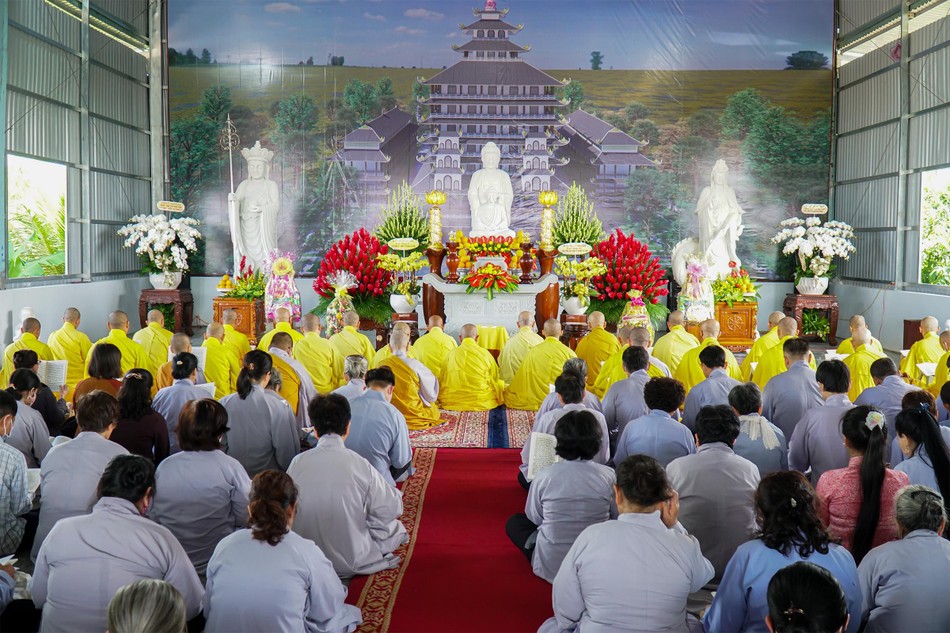 Tông môn Vạn Đức phúng tụng thời kinh Phổ Hiền cầu nguyện Tông môn Vạn Đức phúng tụng thời kinh Phổ Hiền cầu nguyện