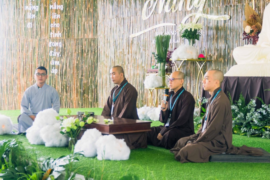 Buổi pháp đàm "Cầu vồng sau mưa" Buổi pháp đàm "Cầu vồng sau mưa"