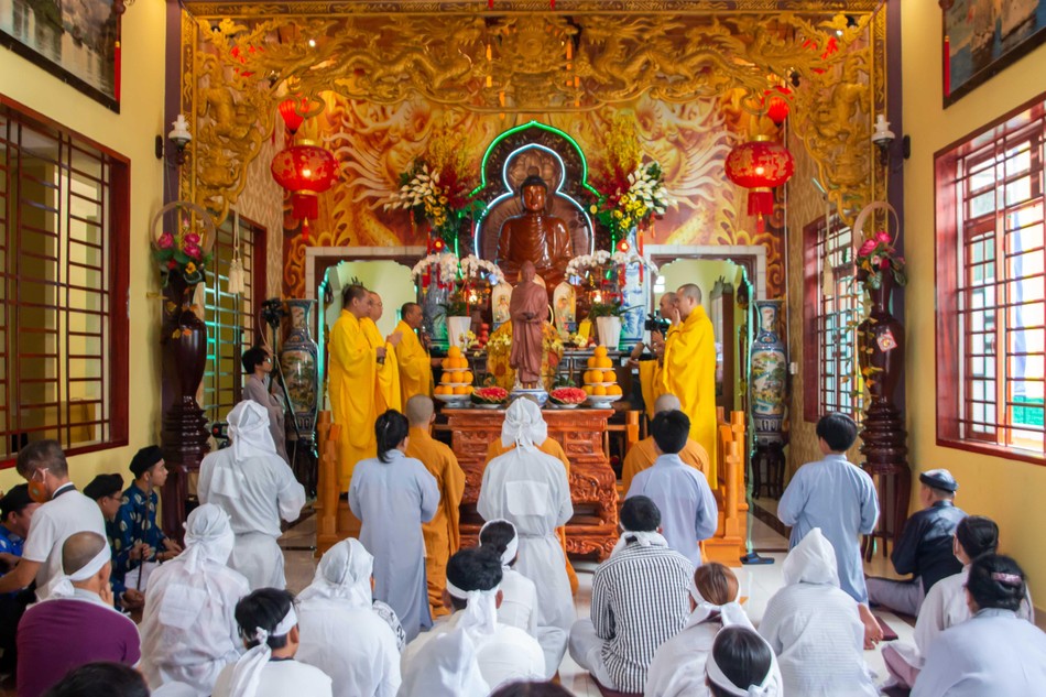 Quang cảnh buổi lễ cầu siêu Quang cảnh buổi lễ cầu siêu