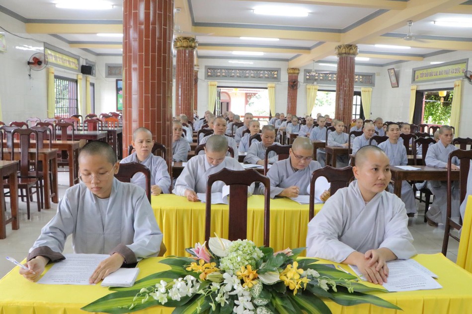 Chư hành giả Ni tại hạ trường chùa Kiều Đàm Chư hành giả Ni tại hạ trường chùa Kiều Đàm