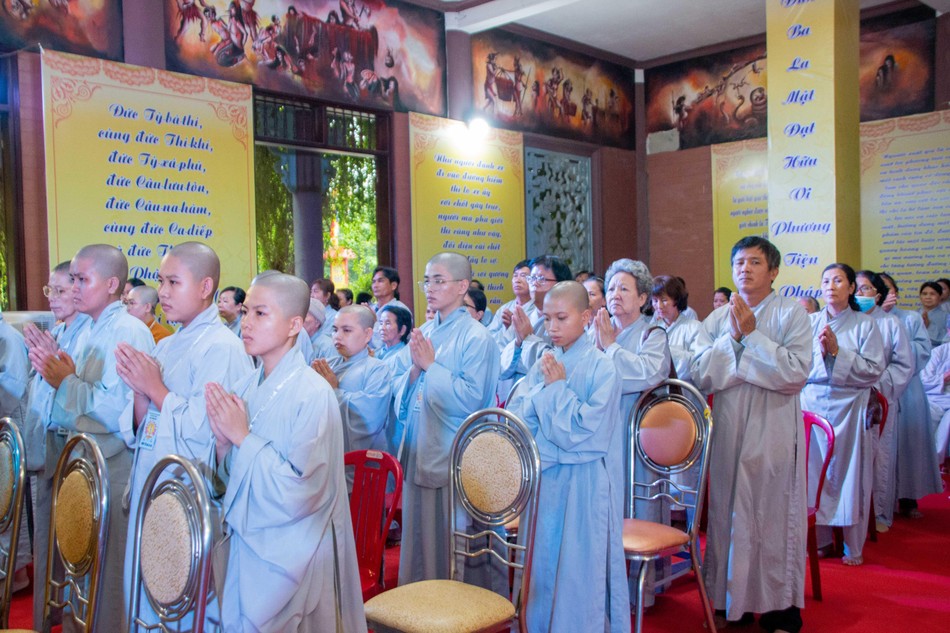 ...thiết tha cầu thọ giới pháp