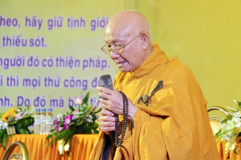 Hòa thượng Thích Minh Thông khai đạo giới tử