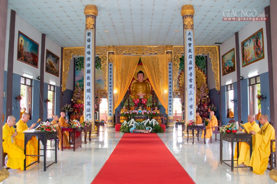 Chư Giới sư tác pháp yết-ma