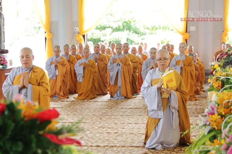 Chư giới tử Ni tác thỉnh Hội đồng Thập sư