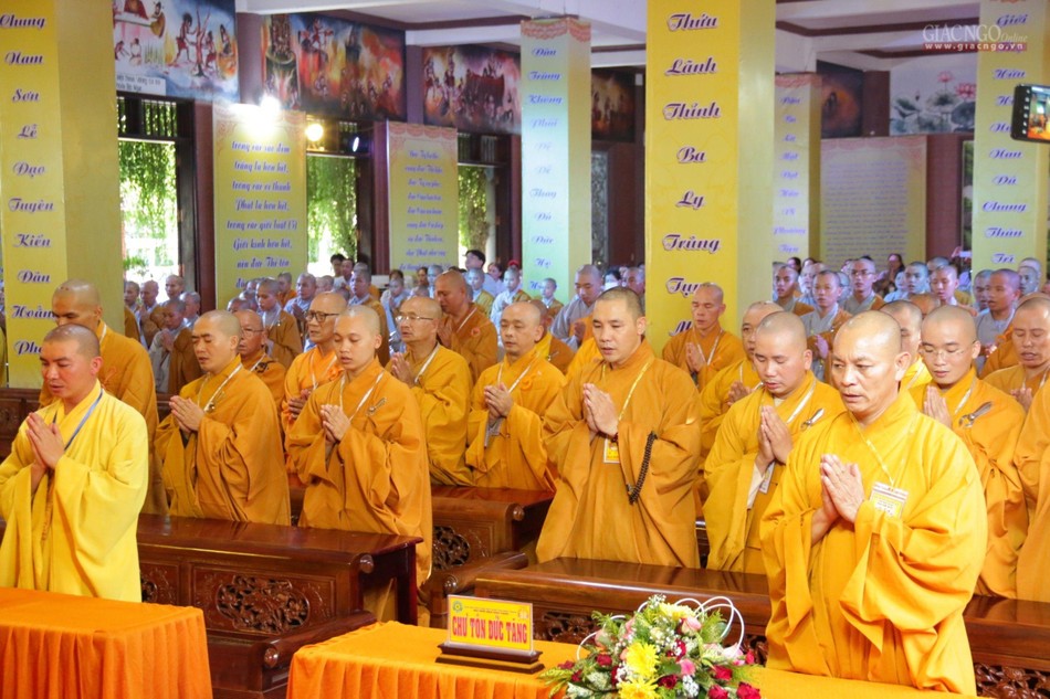 Chư tôn đức Tăng tham dự