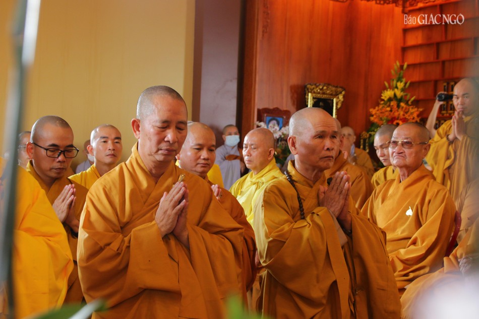 Môn đồ pháp quyến nhớ niệm thâm ân Trưởng lão Hòa thượng Ân sư Môn đồ pháp quyến nhớ niệm thâm ân Trưởng lão Hòa thượng Ân sư