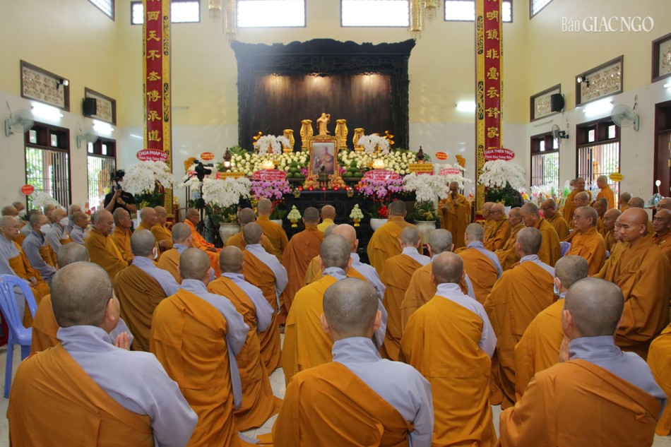 Chư tôn đức Tăng Ni thành tâm tưởng niệm