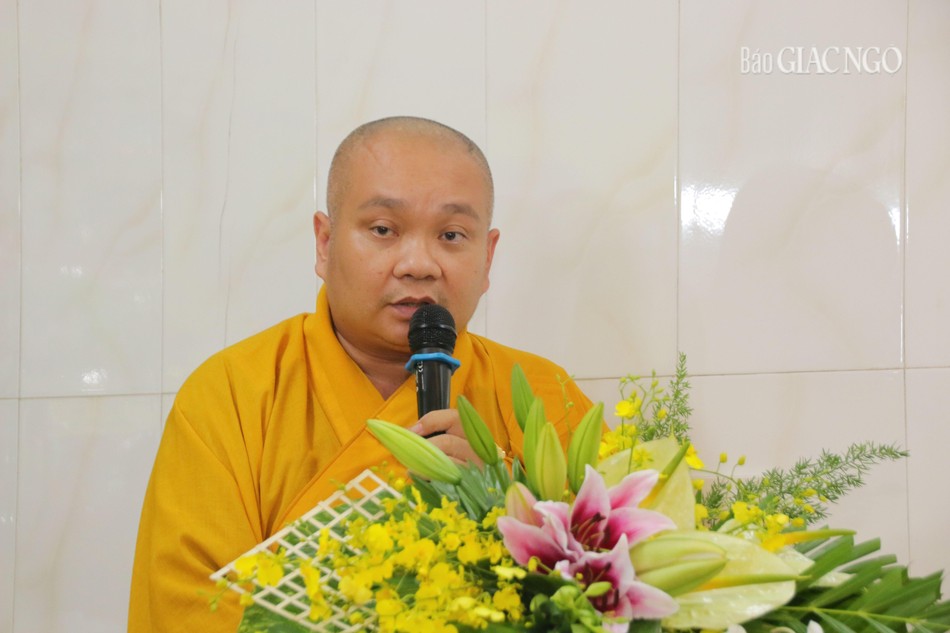 Thượng tọa Thích Trung Nguyện công bố quyết định bổ nhiệm trụ trì chùa Châu Hưng Thượng tọa Thích Trung Nguyện công bố quyết định bổ nhiệm trụ trì chùa Châu Hưng