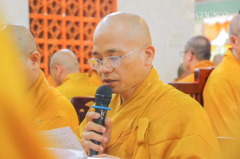 Đại đức Thích An Hòa, tân trụ trì chùa Châu Hưng phát nguyện nhận nhiệm vụ Đại đức Thích An Hòa, tân trụ trì chùa Châu Hưng phát nguyện nhận nhiệm vụ