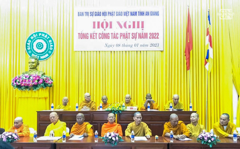 Chư tôn Giáo phẩm tham dự Chư tôn Giáo phẩm tham dự