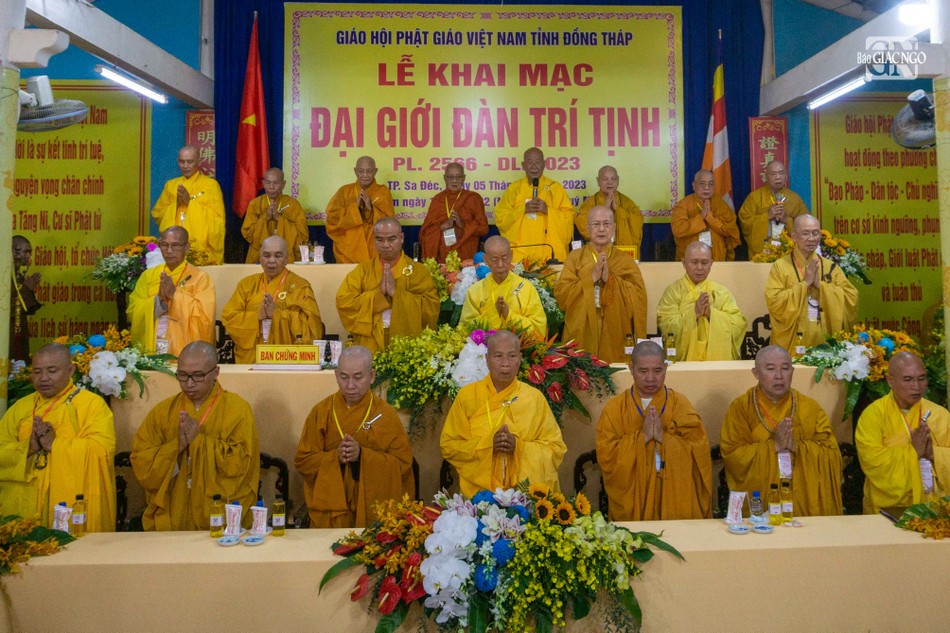 Chư tôn giáo phẩm chứng minh Chư tôn giáo phẩm chứng minh