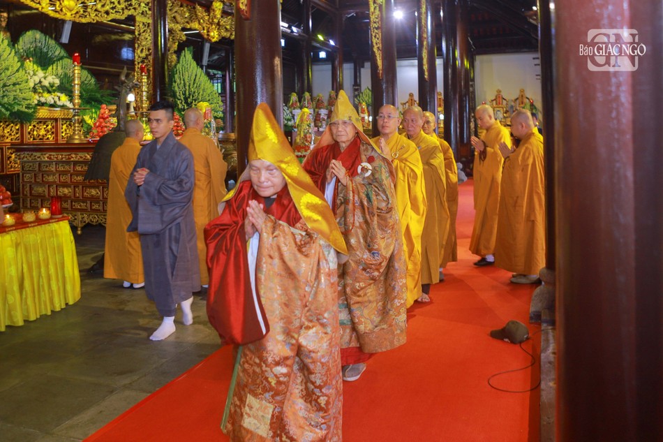 Chư vị giáo phẩm chứng minh