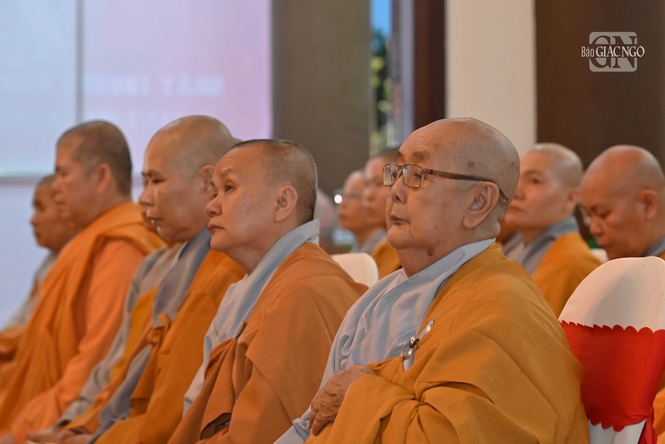 Chư Ni tham dự Chư Ni tham dự