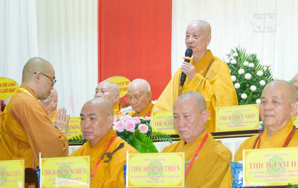 Đức Pháp chủ giáo giới, khai thị tại Đại giới đàn