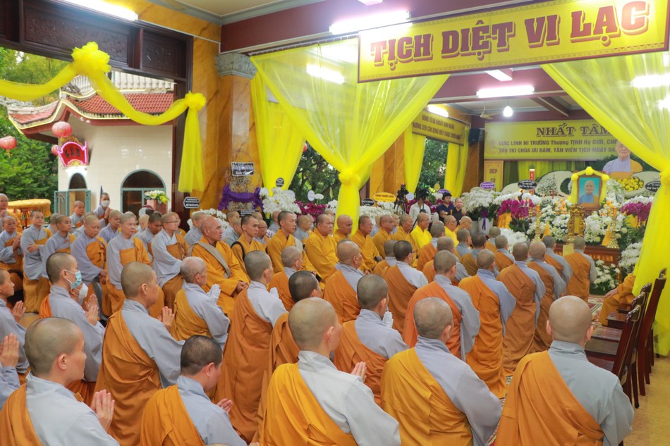 Chư tôn đức Tăng Ni tham dự lễ truy niệm Chư tôn đức Tăng Ni tham dự lễ truy niệm