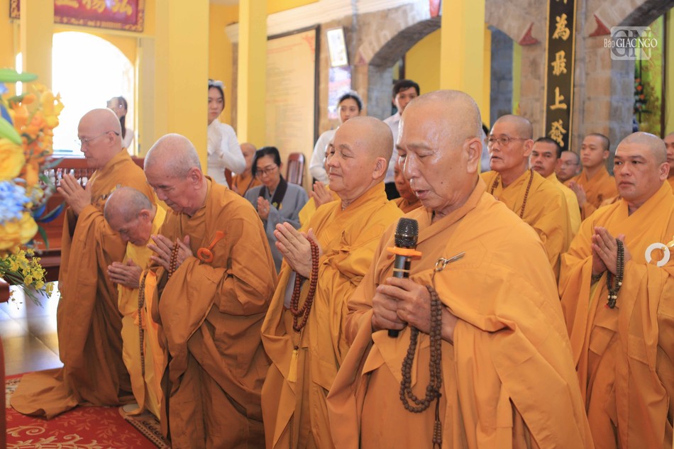 Hòa thượng Thích Thiện Pháp, Phó Trưởng ban Thừa kế Thiên Thai thiền giáo tông tác bạch khánh tuế Đức Pháp chủ Hòa thượng Thích Thiện Pháp, Phó Trưởng ban Thừa kế Thiên Thai thiền giáo tông tác bạch khánh tuế Đức Pháp chủ