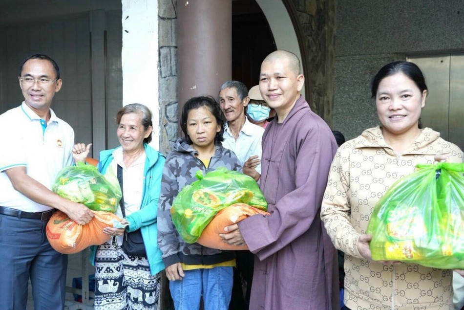 Chương trình "Xuân đoàn kết - Tết nghĩa tình" tại chùa Thiền Tôn 2 Chương trình "Xuân đoàn kết - Tết nghĩa tình" tại chùa Thiền Tôn 2
