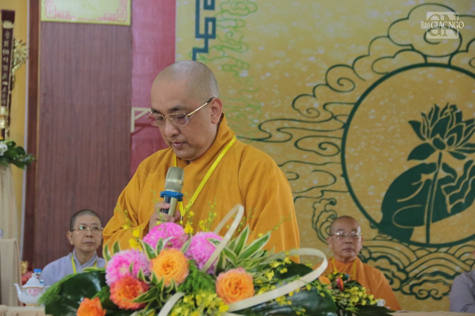 Thượng tọa Thích Đạo Huy báo cáo công tác tổ chức và thông qua nội quy kỳ thi