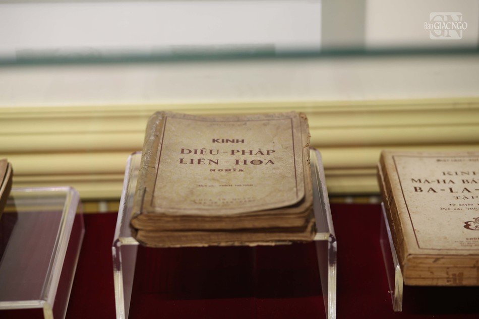 Kinh Diệu pháp liên hoa bộ kinh đầu tiên Đại lão Hòa thượng phiên dịch vào năm 1946 được phổ biến rộng khắp trong và ngoài nước