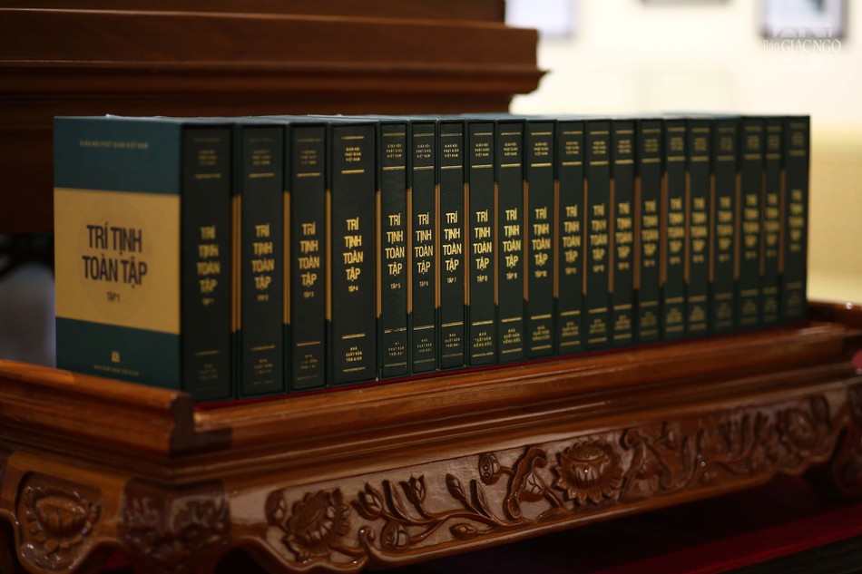 Trí Tịnh toàn tập do môn đồ pháp quyến của Đại lão Hòa thượng sưu lục