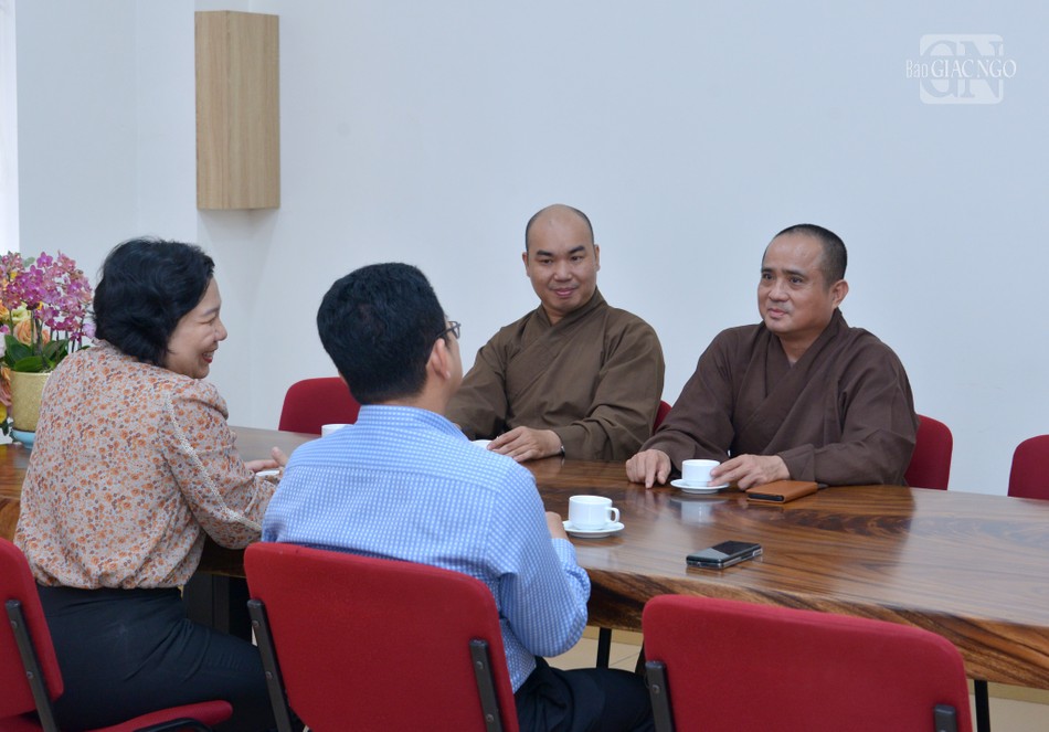 Thượng tọa Thích Tâm Hải tiếp thân mật đoàn Ủy ban MTTQVN TP.HCM Thượng tọa Thích Tâm Hải tiếp thân mật đoàn Ủy ban MTTQVN TP.HCM