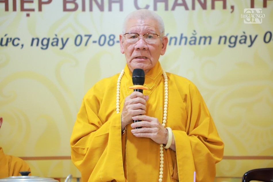 Hoà thượng Thích Đạt Niệm ban đạo từ Hoà thượng Thích Đạt Niệm ban đạo từ