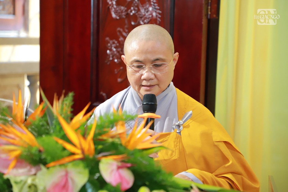 Ni sư Thích nữ Chúc Tường, Phó ban Thường trực Phân ban Ni giới Phật giáo TP.Thủ Đức phát biểu cảm tạ Ni sư Thích nữ Chúc Tường, Phó ban Thường trực Phân ban Ni giới Phật giáo TP.Thủ Đức phát biểu cảm tạ