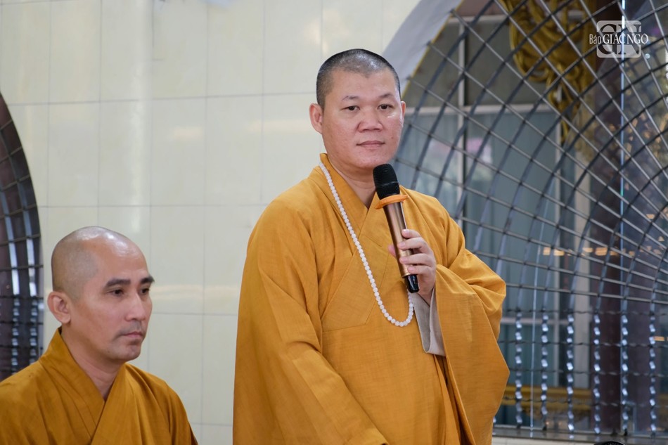 Thượng tọa Thích Minh Duyên khuyến khích đạo tràng đăng ký thẻ Phật tử Thượng tọa Thích Minh Duyên khuyến khích đạo tràng đăng ký thẻ Phật tử