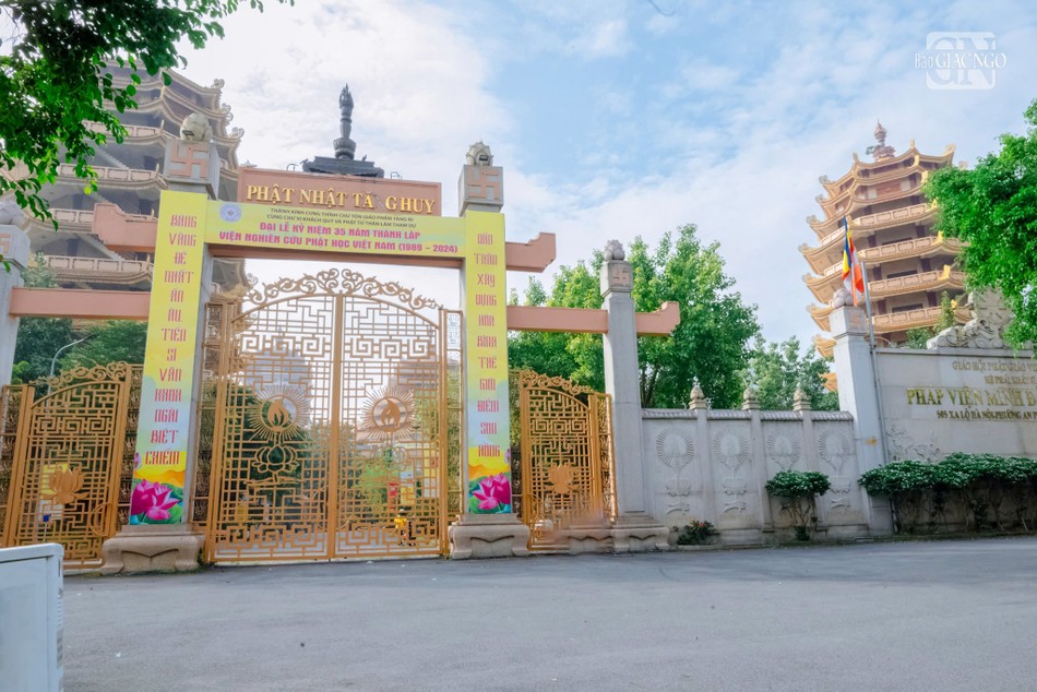 Pháp viện Minh Đăng Quang là nơi diễn ra Lễ kỷ niệm và 2 hội thảo &quot;Trưởng lão Hòa thượng Thích Minh Châu: Tầm nhìn và sứ mệnh&quot; và &quot;Khám phá những liên kết lịch sử, tâm linh và văn hóa của Phật giáo giữa Ấn Độ và Việt Nam&quot; do Viện Nghiên cứu Phật học VN phối với các cơ quan tổ chức