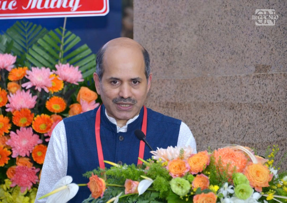 Đại sứ Ấn Độ tại Việt Nam Sandeep Ayra Đại sứ Ấn Độ tại Việt Nam Sandeep Ayra