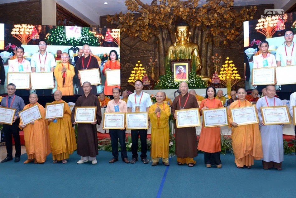 ...các Trung tâm ...các Trung tâm