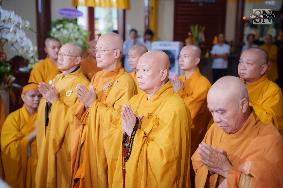 Nhất tâm cầu nguyện